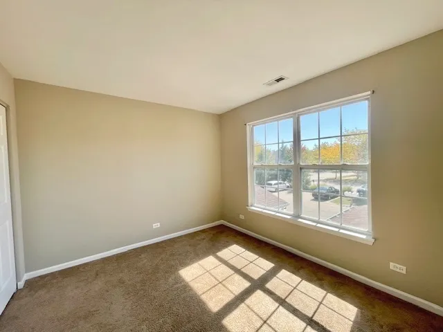 $2,200 | 386 Keswick Circle, Round Lake, IL 60073