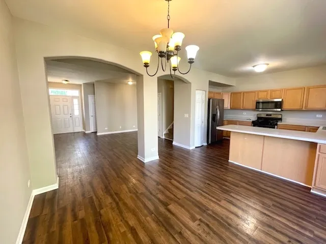 $2,200 | 386 Keswick Circle, Round Lake, IL 60073