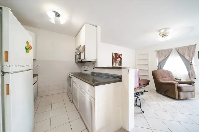 $65,000 | 15610 Northeast 6th Avenue, Unit 10B, Miami, FL 33162