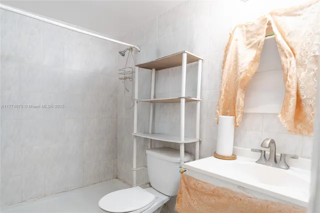 $65,000 | 15610 Northeast 6th Avenue, Unit 10B, Miami, FL 33162