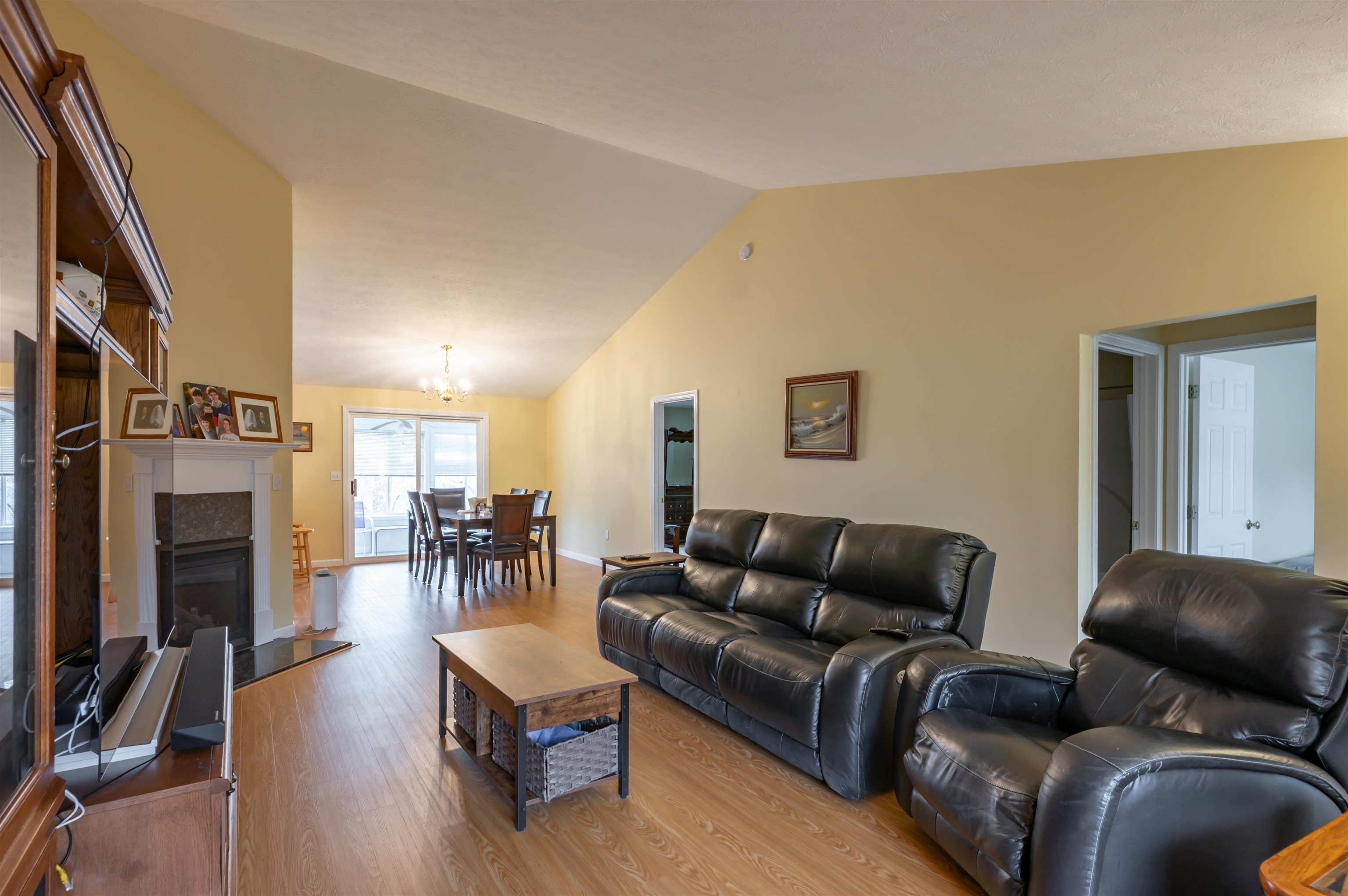 4 Myopia Lane Nashua, NH 03063 - Photo 4 of 37