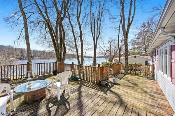 $575,000 | 27 Plaza Drive, Newton, NJ 07860