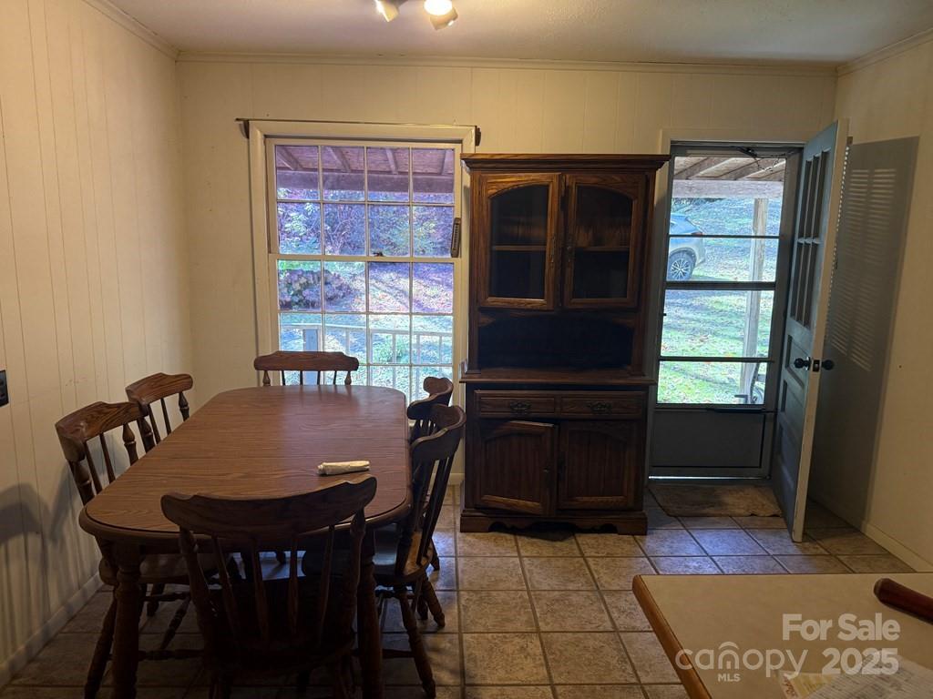 82 Merry Cove Road Sylva, NC 28779 - Photo 2 of 17 a view of a dining room with furniture