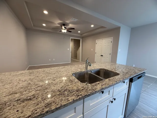 $1,425 | 4138 Swans Landing, Unit 302, San Antonio, TX 78217