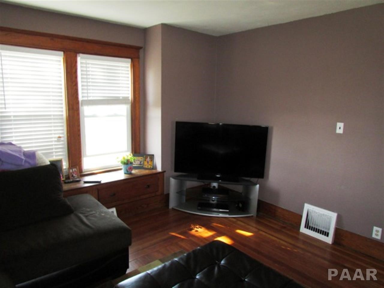 23123 West Farmington Road Farmington, IL 61531 - Photo 5 of 36