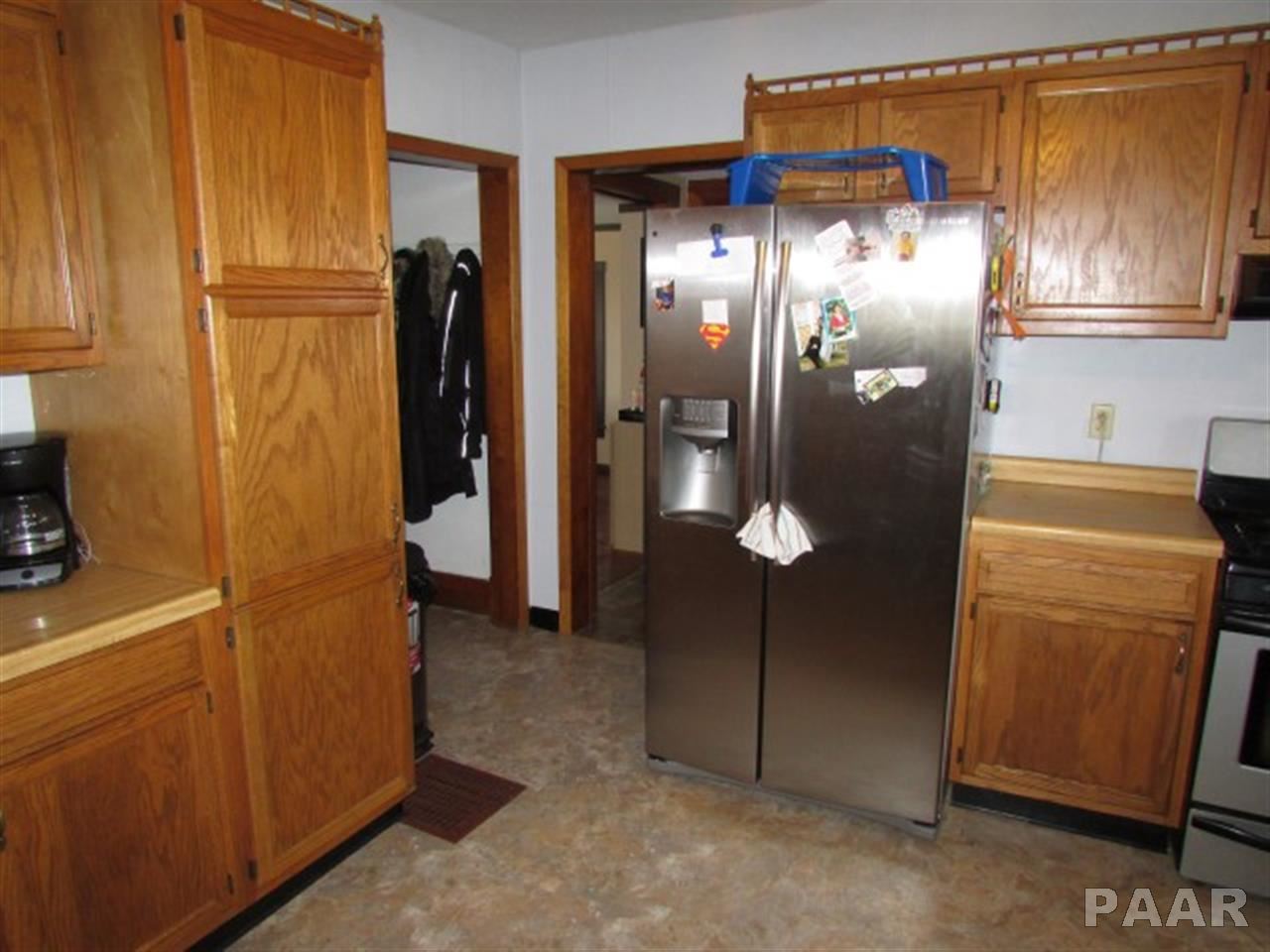 23123 West Farmington Road Farmington, IL 61531 - Photo 6 of 36