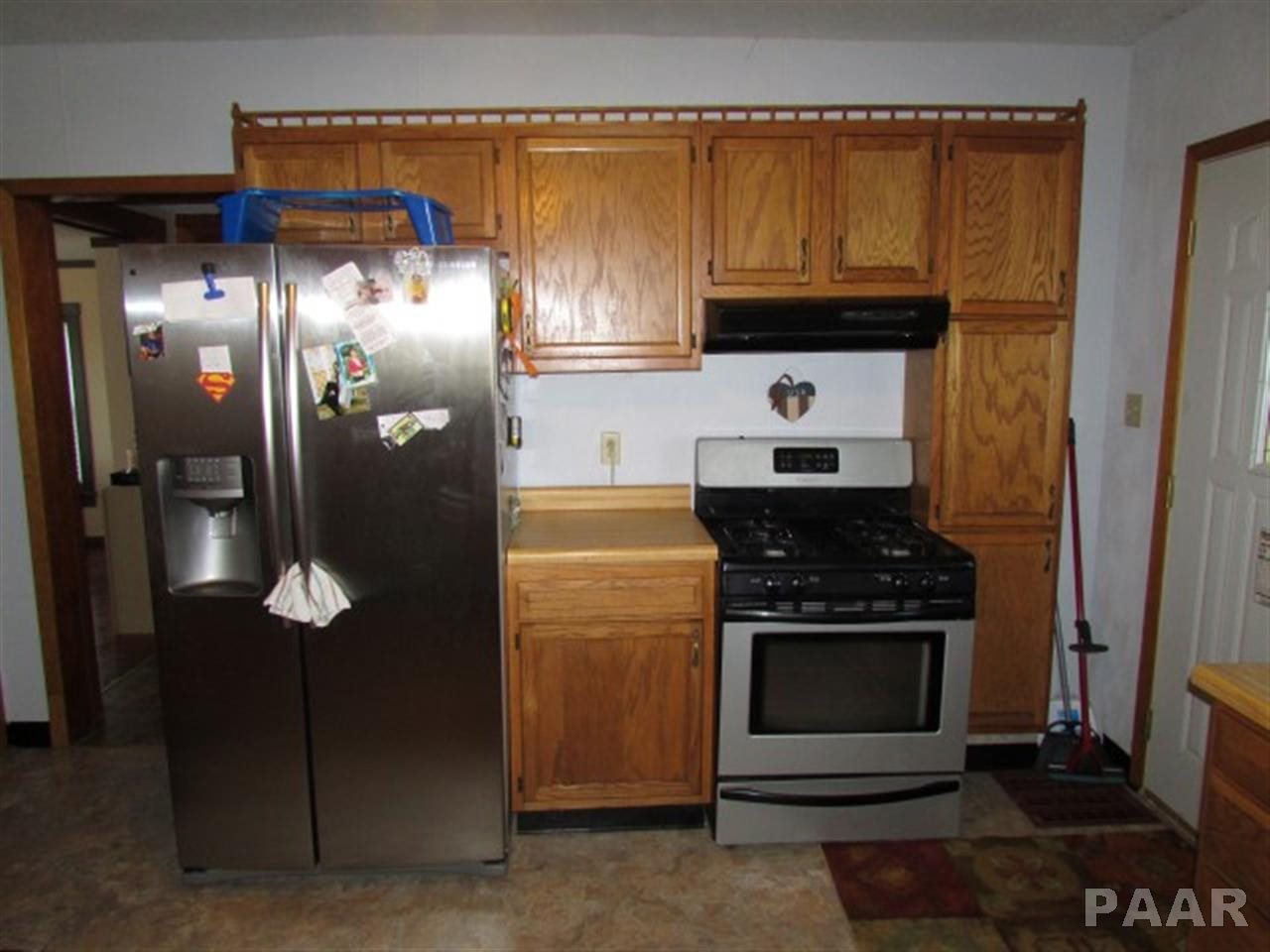 23123 West Farmington Road Farmington, IL 61531 - Photo 7 of 36