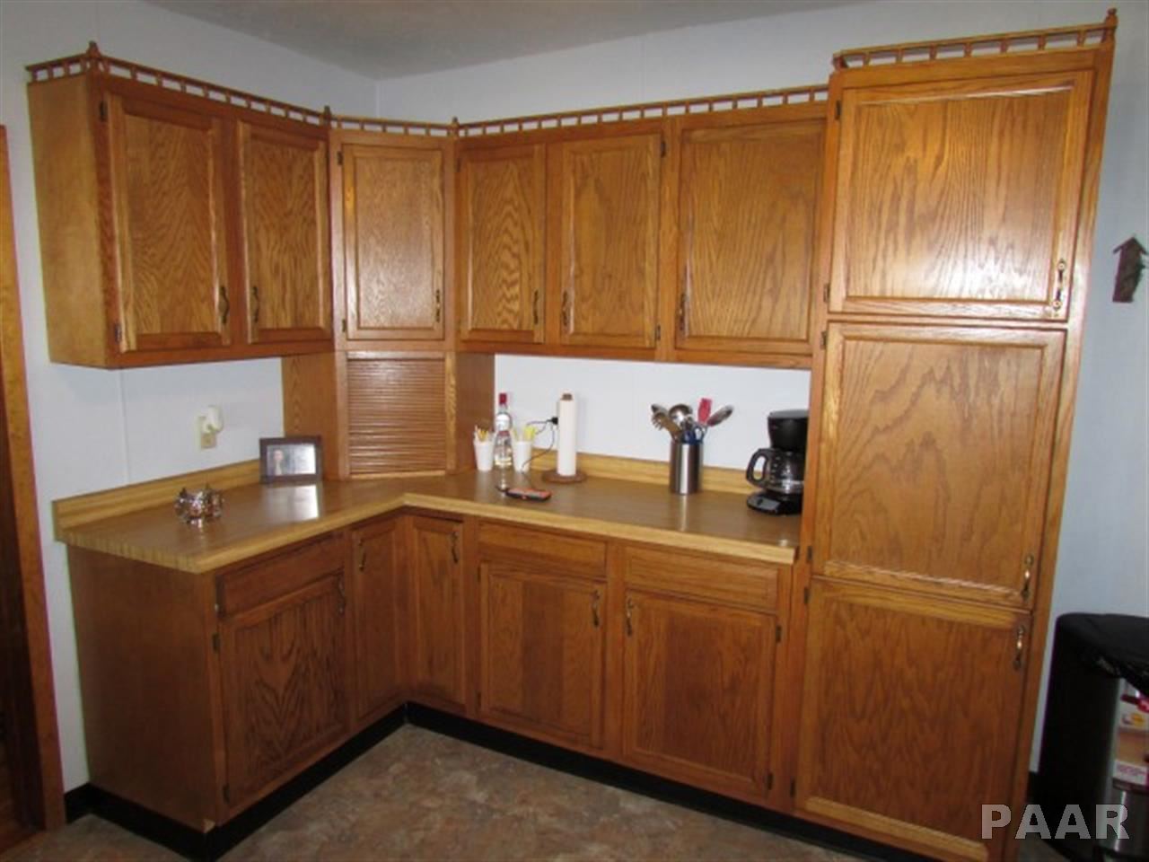 23123 West Farmington Road Farmington, IL 61531 - Photo 8 of 36