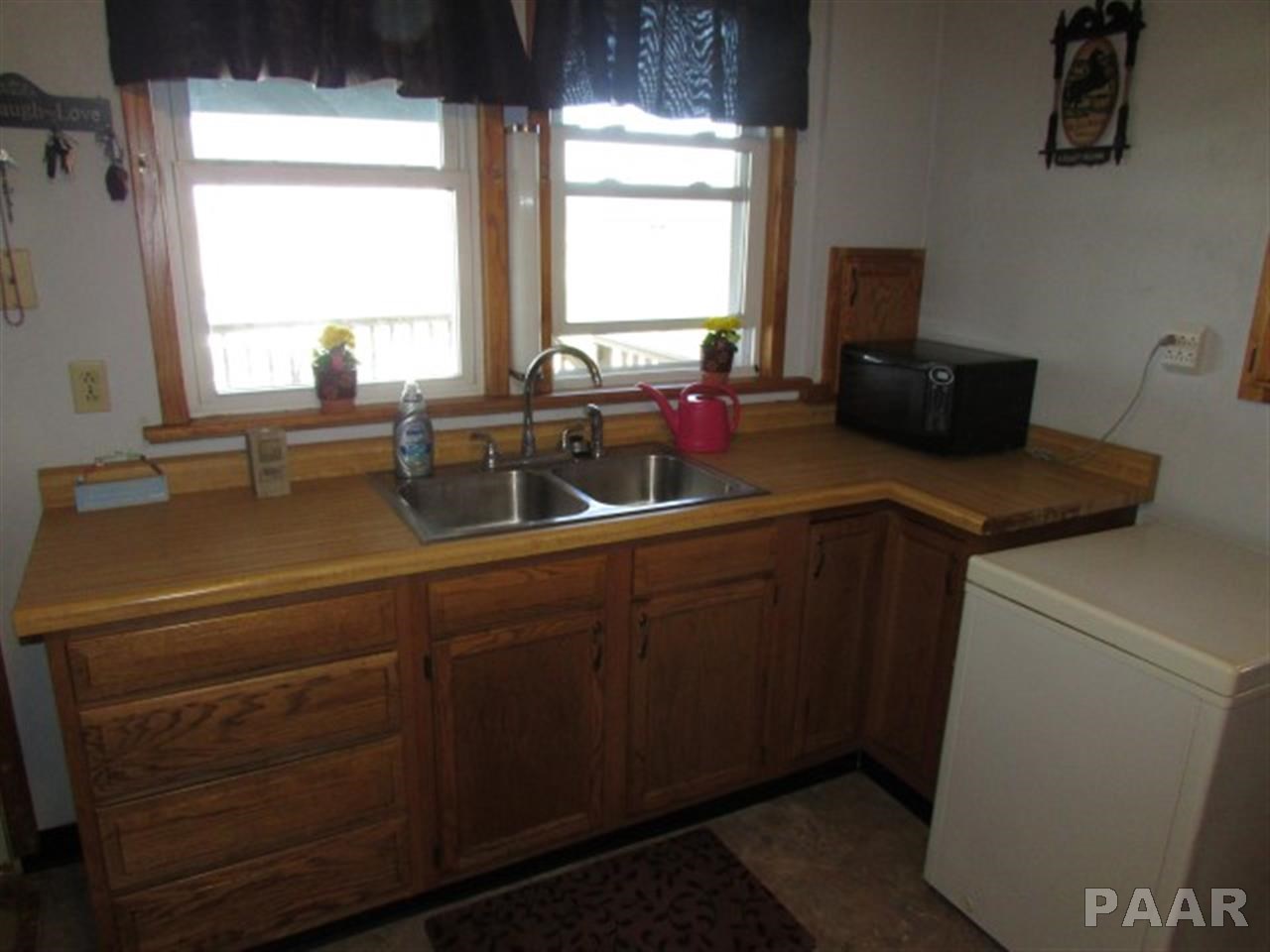 23123 West Farmington Road Farmington, IL 61531 - Photo 9 of 36