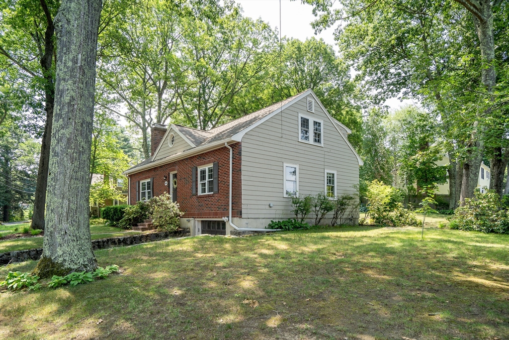 148 Cedar Street Lexington, MA 02421 - Photo 3 of 38