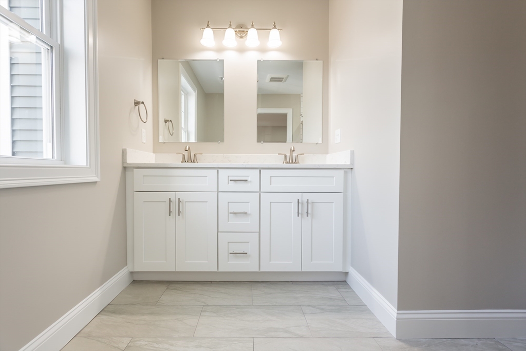 579 Summit Street, Unit 2 Fall River, MA 02724 - Photo 18 of 35