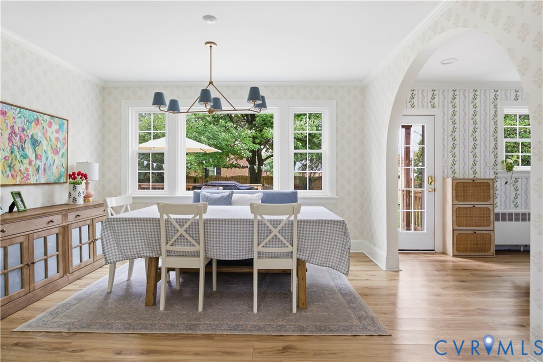 7200 Three Chopt Road Richmond, VA 23226 - Photo 11 of 48 Light wood-finish flooring throughout