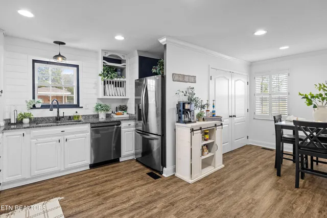 $479,900 | 407 McTeer Road, Greenback, TN 37742