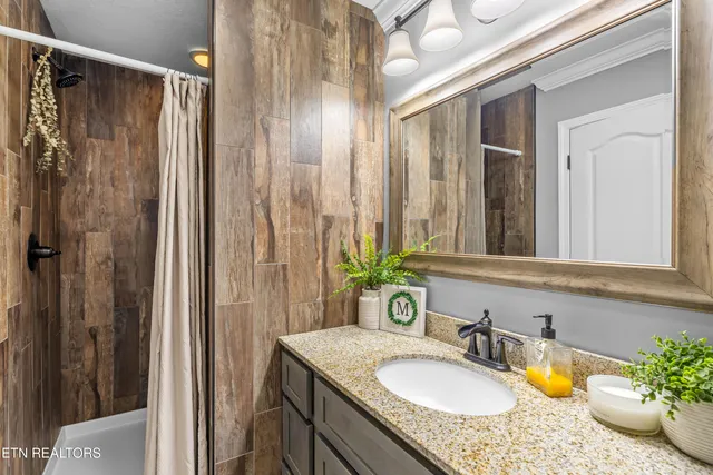 $469,900 | 407 McTeer Road, Greenback, TN 37742