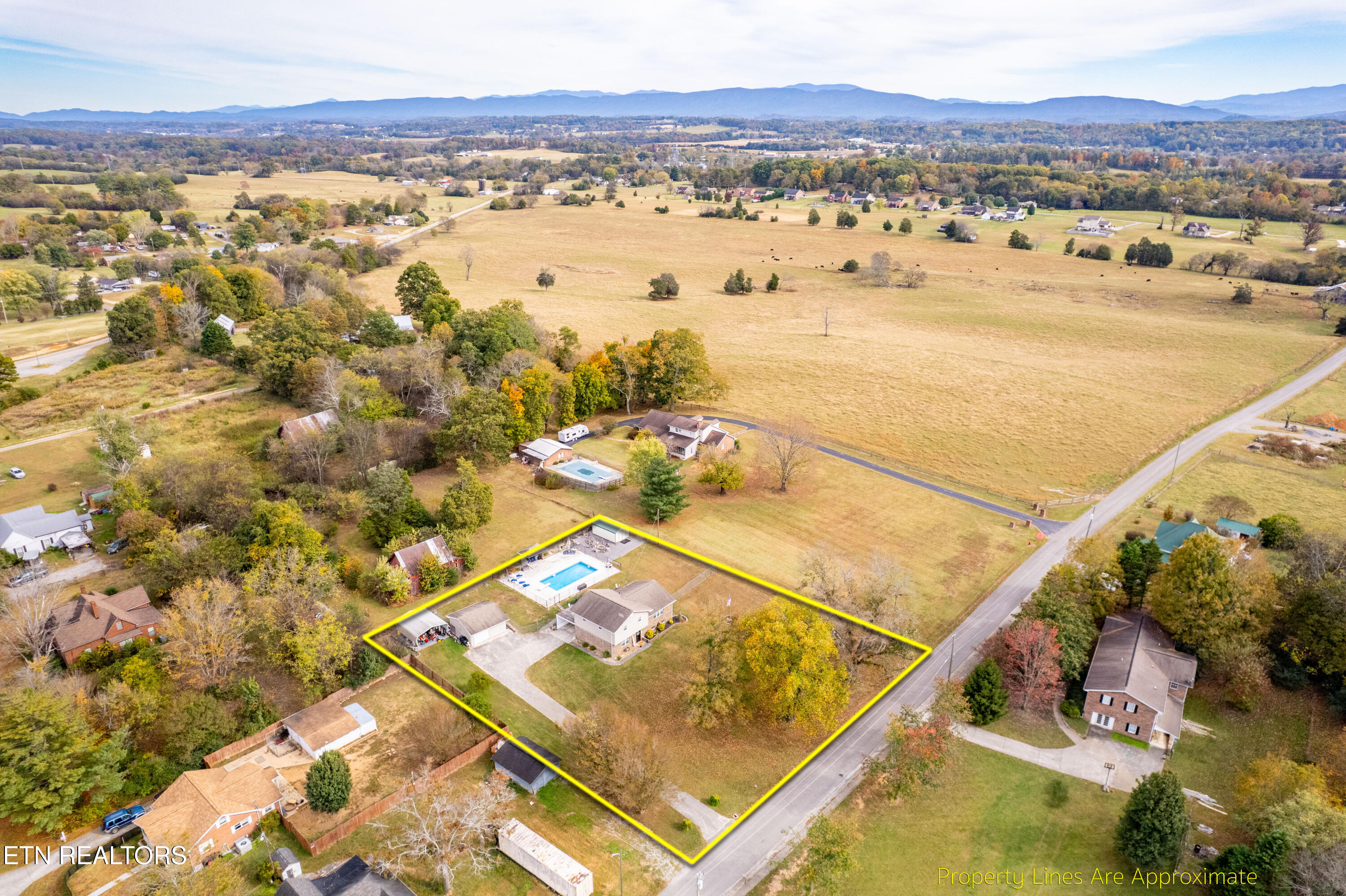 407 McTeer Road Greenback, TN 37742 - Photo 32 of 35 407McTeerSt-14