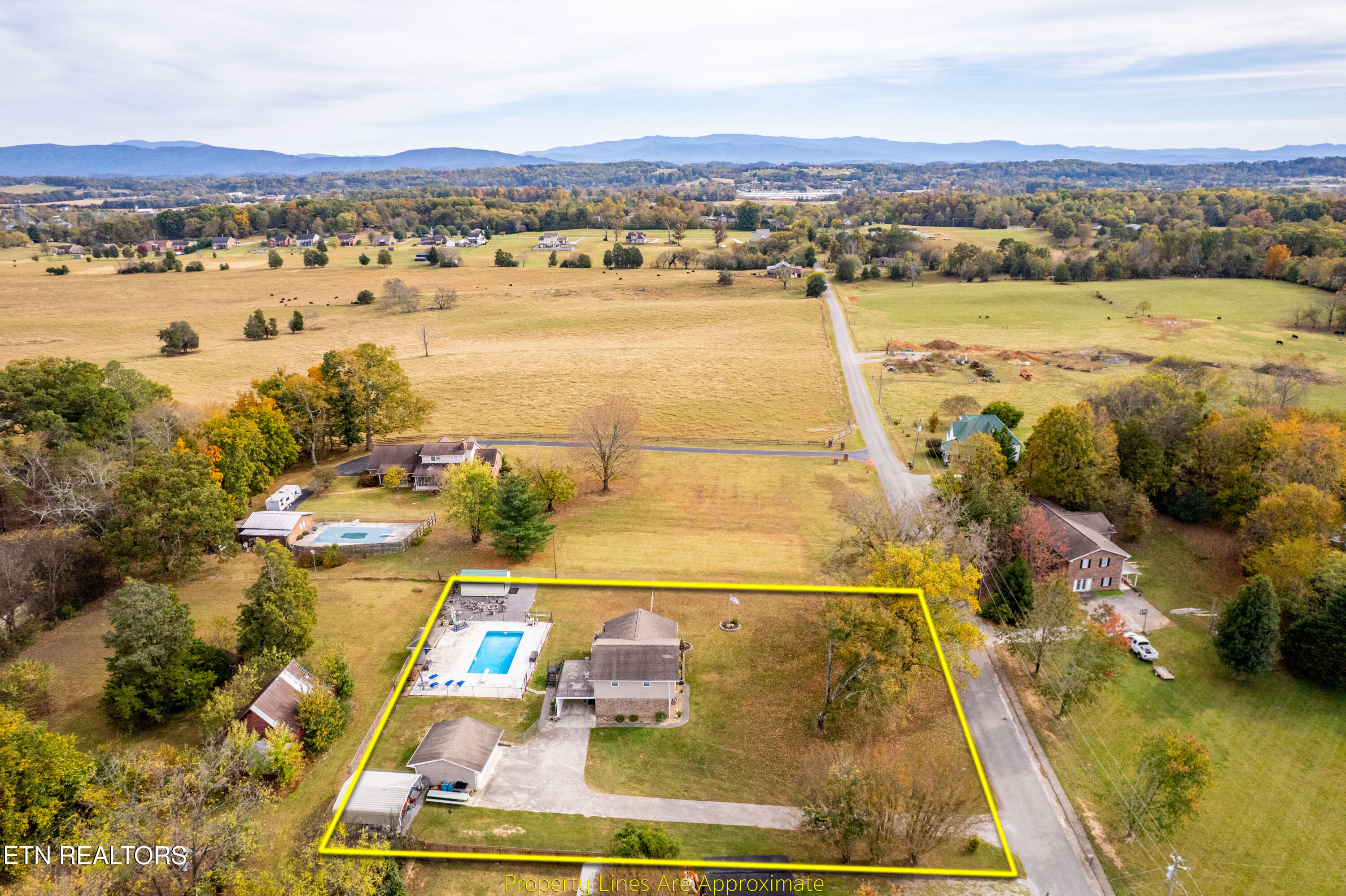 407 McTeer Road Greenback, TN 37742 - Photo 33 of 35 407McTeerSt-8