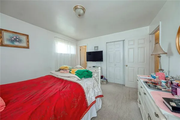$224,600 | 923 Locust Street, Coraopolis, PA 15108