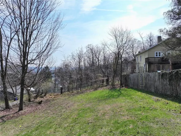 $224,600 | 923 Locust Street, Coraopolis, PA 15108