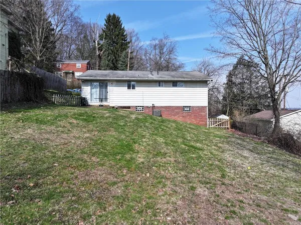 $224,600 | 923 Locust Street, Coraopolis, PA 15108