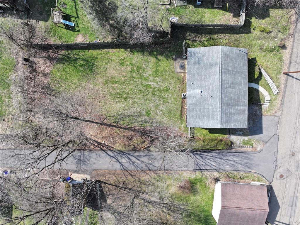 923 Locust Street Coraopolis, PA 15108 - Photo 23 of 27 a view of a yard in front of house
