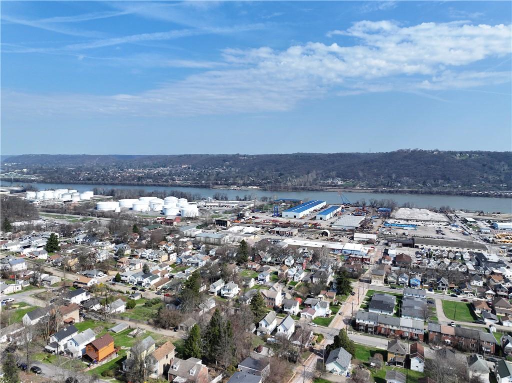923 Locust Street Coraopolis, PA 15108 - Photo 25 of 27 an aerial view of a city