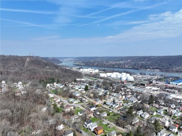 $224,600 | 923 Locust Street, Coraopolis, PA 15108