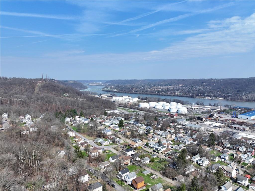923 Locust Street Coraopolis, PA 15108 - Photo 27 of 27 a view of a city