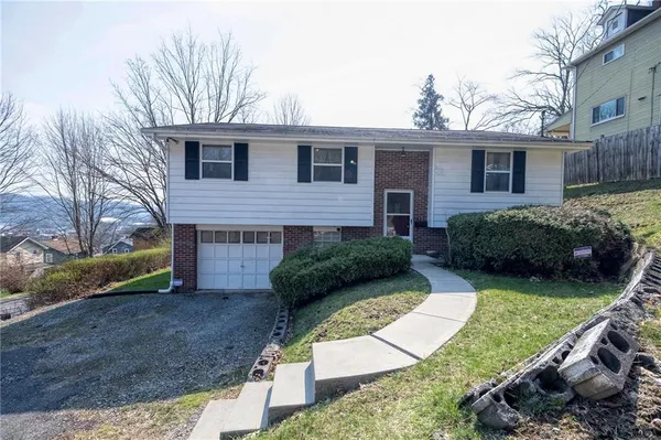 $224,600 | 923 Locust Street, Coraopolis, PA 15108