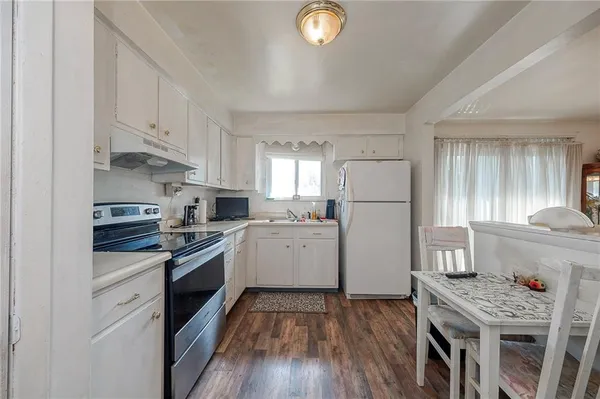 $224,600 | 923 Locust Street, Coraopolis, PA 15108