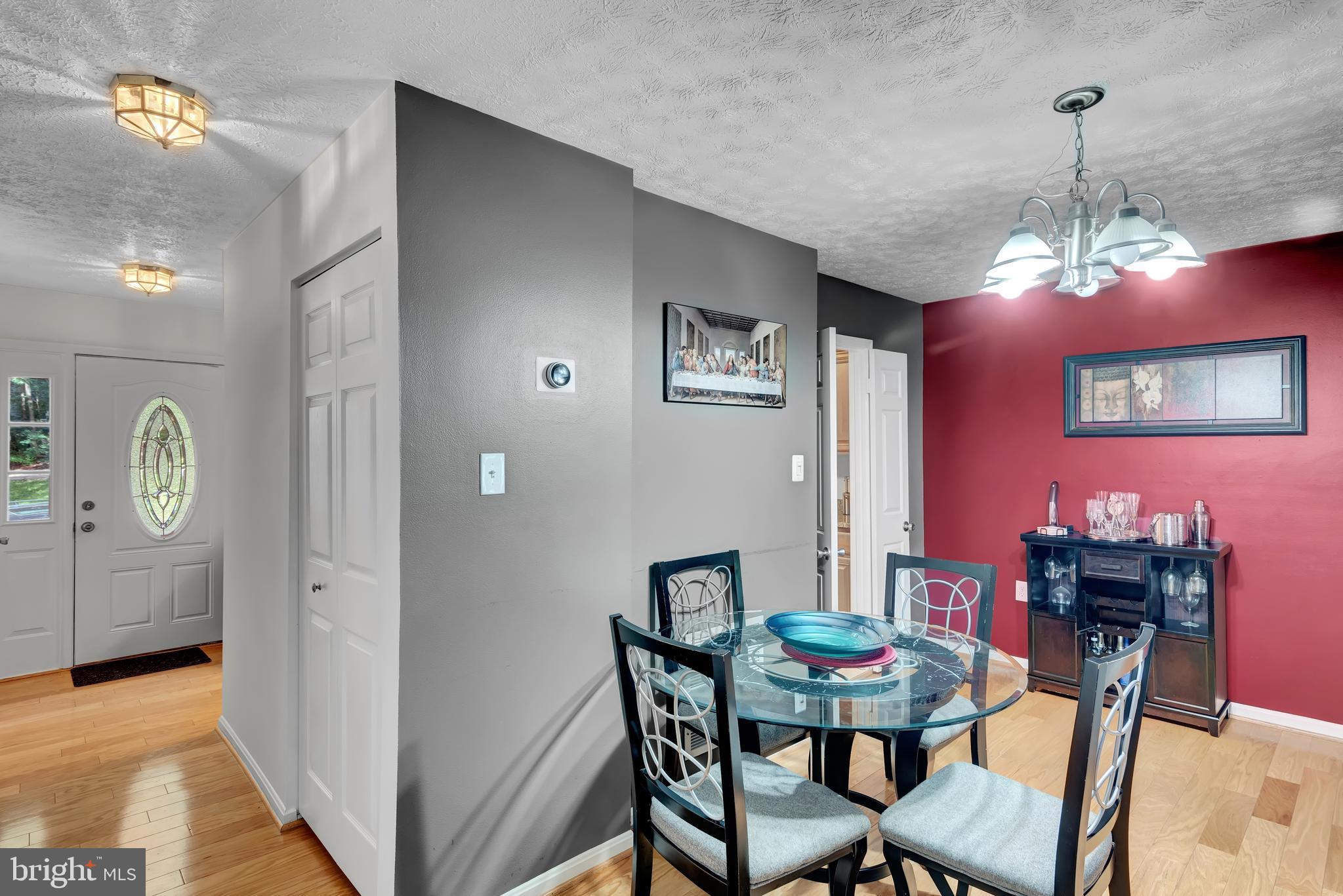 7357 Stream Way Springfield, VA 22152 - Photo 4 of 34 Gallery Image 4