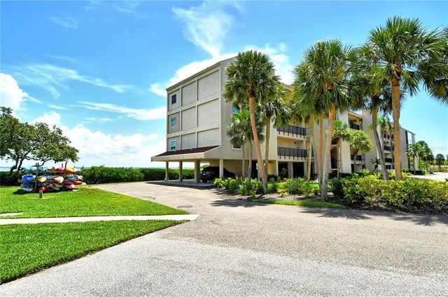 $749,000 | 4900 Gulf Of Mexico Drive, Unit 203, Longboat Key, FL 34228