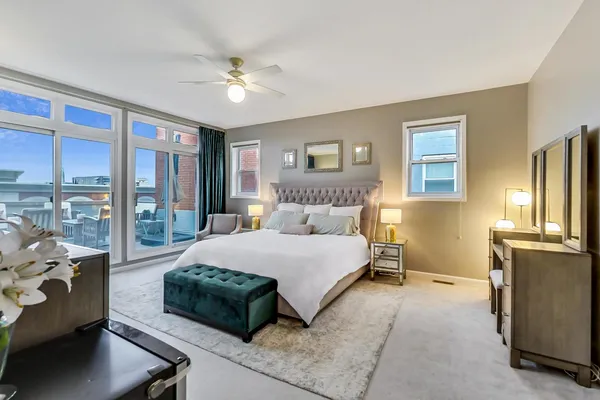 $6,750 | 1328 West Belmont Avenue, Unit 3W, Chicago, IL 60657