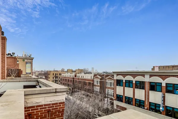 $6,750 | 1328 West Belmont Avenue, Unit 3W, Chicago, IL 60657