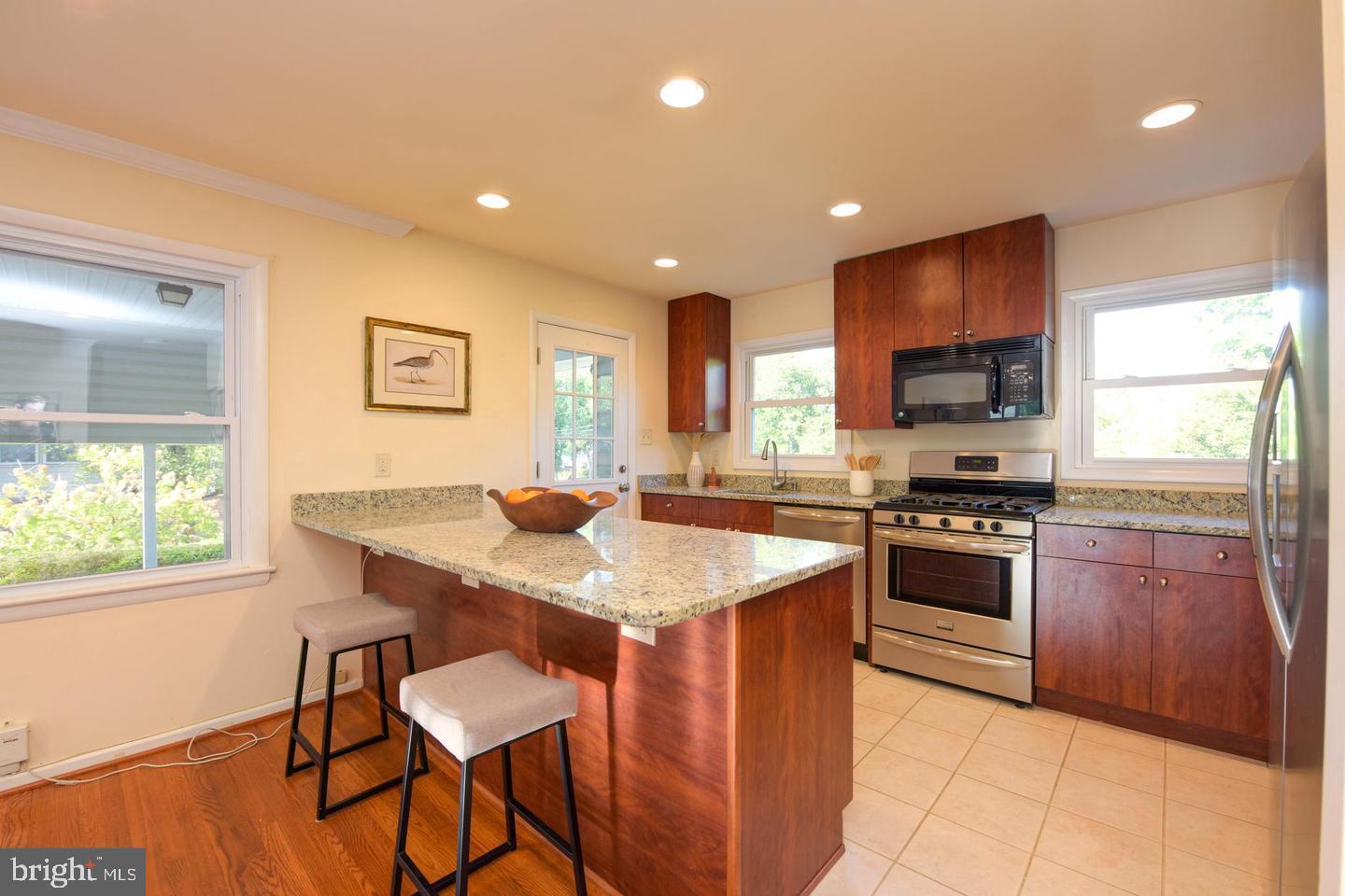 8506 Wagon Wheel Road Alexandria, VA 22309 - Photo 6 of 37 Eat in kitchen, perfect for entertaining