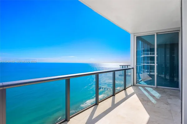 $18,000 | 17001 Collins Avenue, Unit 4208, Sunny Isles Beach, FL 33160