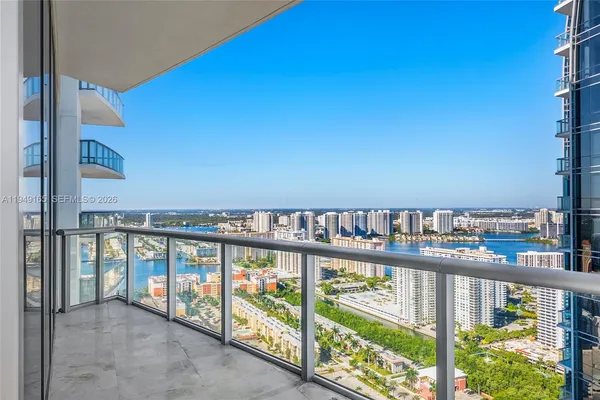 $18,000 | 17001 Collins Avenue, Unit 4208, Sunny Isles Beach, FL 33160