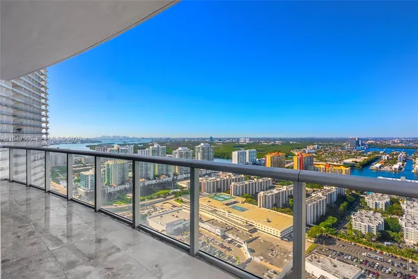 $18,000 | 17001 Collins Avenue, Unit 4208, Sunny Isles Beach, FL 33160