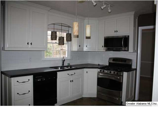722 Hilton Road Anniston, AL 36207 - Photo 2 of 28