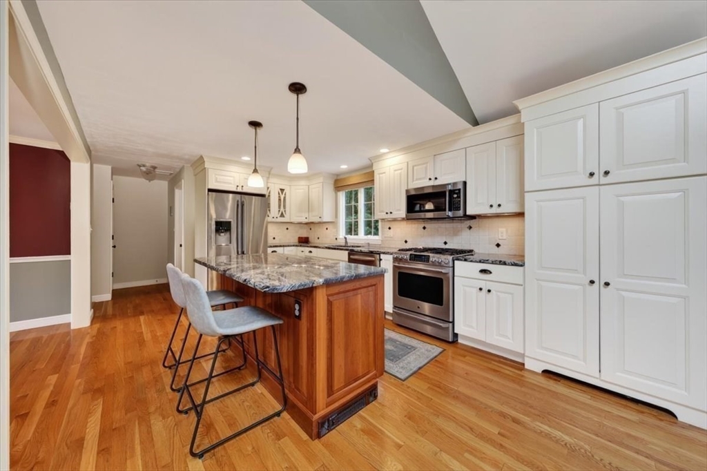 18 Pine Grove Road Hingham, MA 02043 - Photo 5 of 42 Gallery Image 5