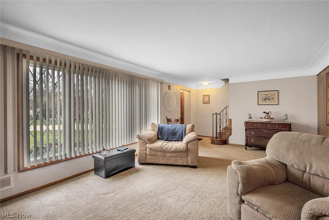 4902 West Pleasant Valley Road Cleveland, OH 44129 - Photo 5 of 35