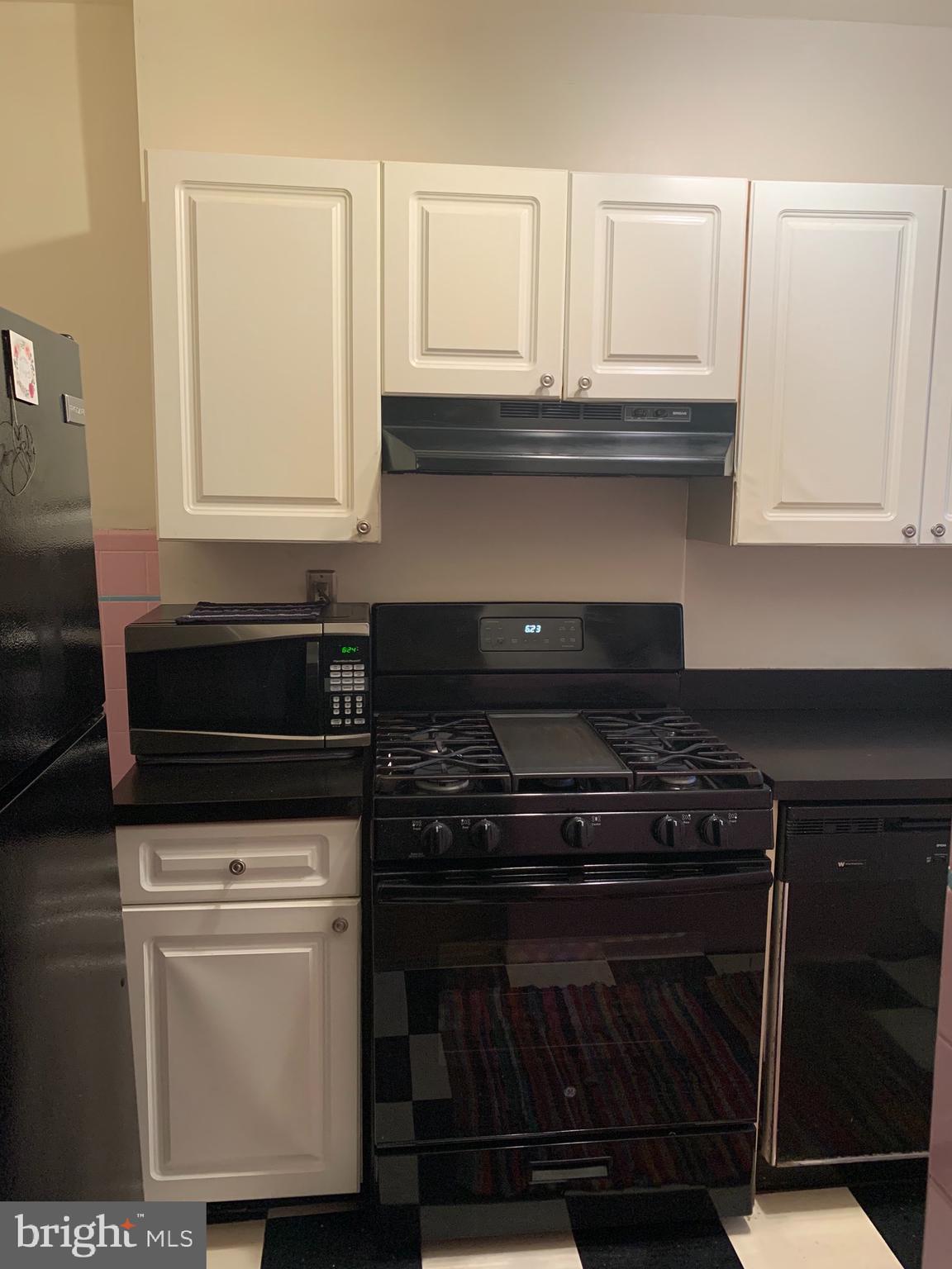 1153 Atwood Road Philadelphia, PA 19151 - Photo 7 of 26 Kitchen