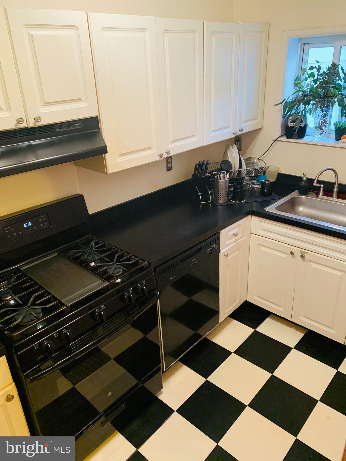 1153 Atwood Road Philadelphia, PA 19151 - Photo 8 of 26 Kitchen