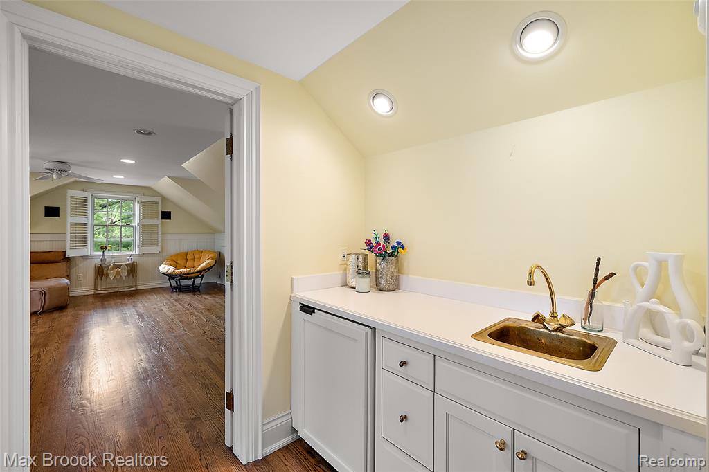 760 Lone Pine Road Bloomfield Hills, MI 48304 - Photo 40 of 65