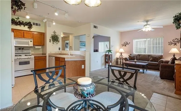 $1,800 | 10245 South Maryland Parkway, Unit 141, Las Vegas, NV 89183