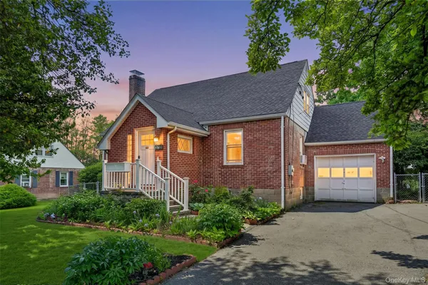 $399,000 | 239 Leslie Avenue, New Windsor, NY 12553