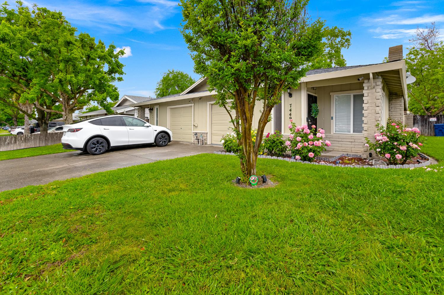 7447 Gallant Circle Citrus Heights, CA 95621 - Photo 2 of 28