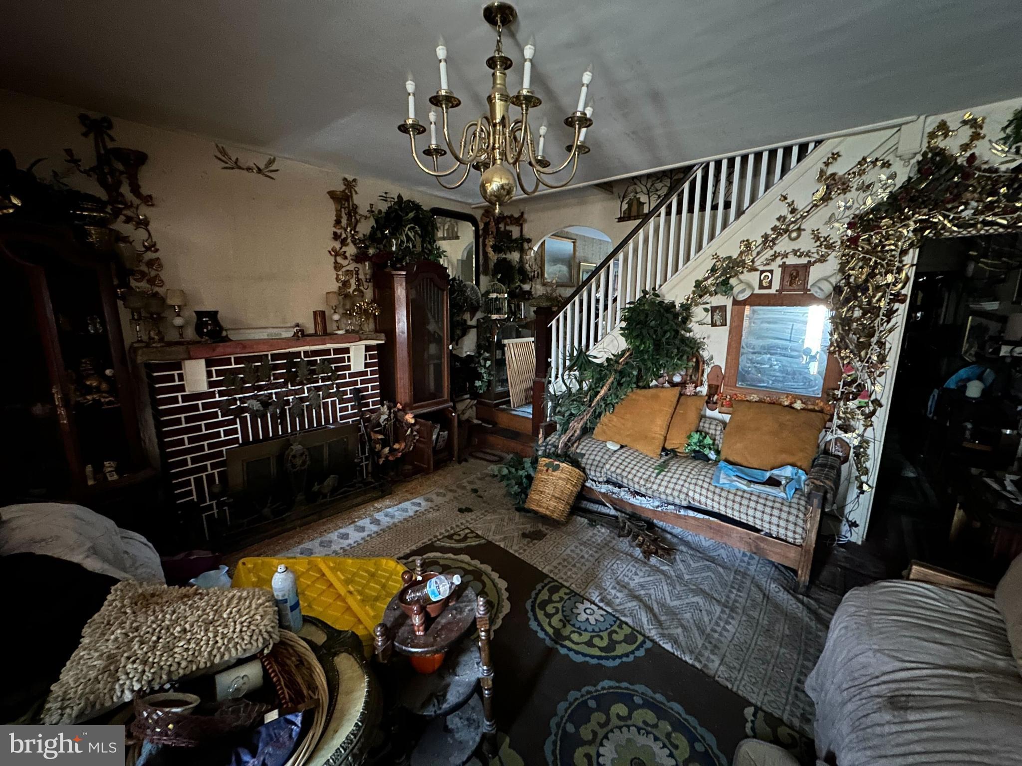 2827 Chesterfield Avenue Baltimore, MD 21213 - Photo 2 of 14