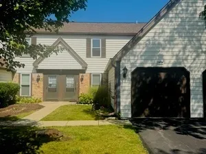 $2,250 | 2454 Devonshire Court, Unit 2454, Aurora, IL 60502