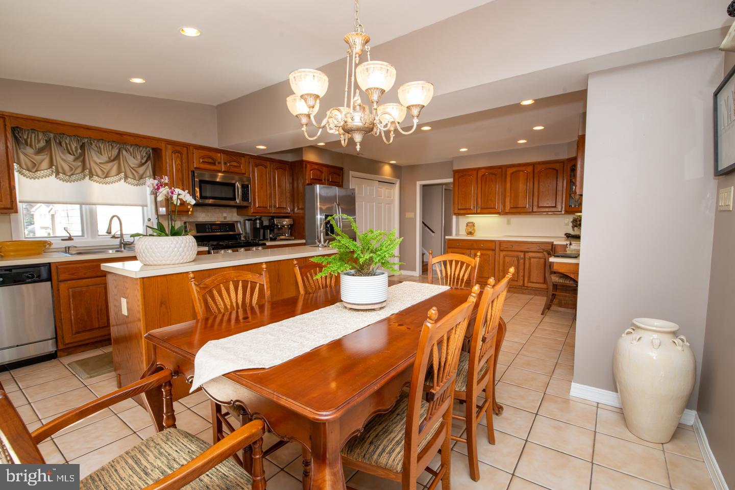 3895 Jeffrey Road Huntingdon Valley, PA 19006 - Photo 36 of 87 Gallery Image 36