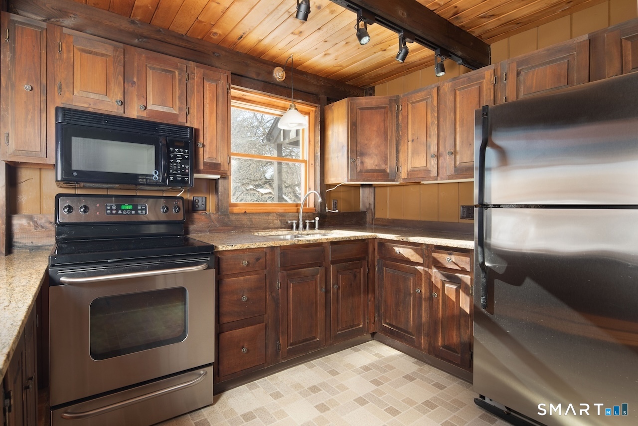 11 Deerfield Road Salisbury, CT 06039 - Photo 8 of 19